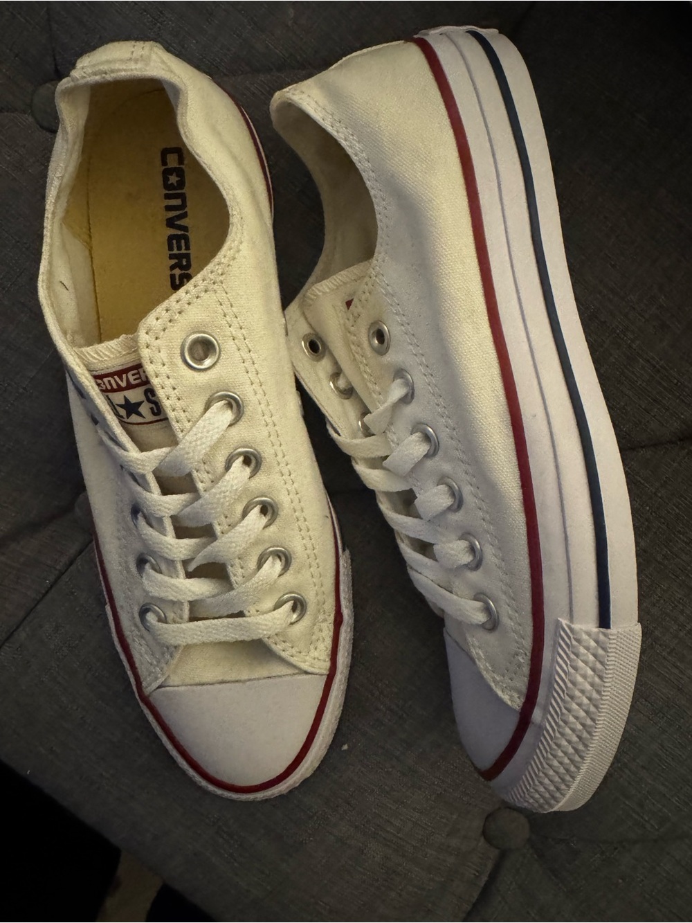 NEW Converse White Canvas Low-Top Sneakers NEW Women’s 7/ Men’s 5!